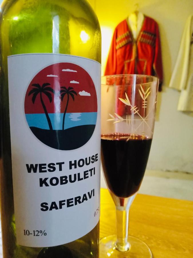 West House Hotel Koboeleti Buitenkant foto