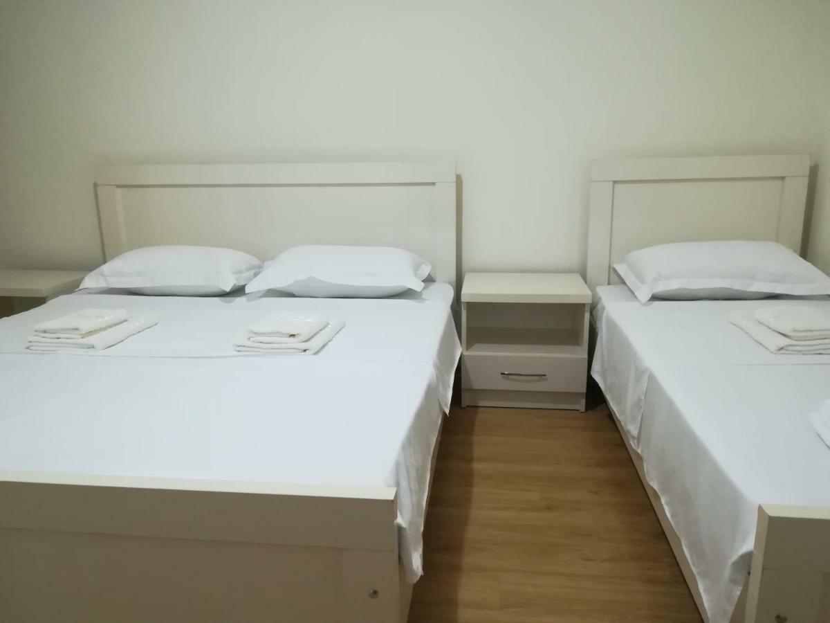 West House Hotel Koboeleti Kamer foto